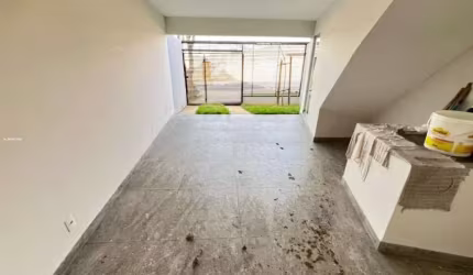Casa geminada a venda Bairro Céu Azul - 2 quartos com varanda - 2 vagas