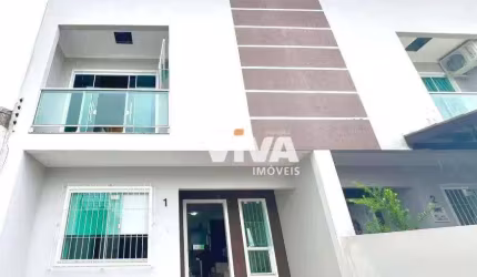 Sobrado com 2 dormitórios à venda, 80 m² por R$ 450.000,00 - Cordeiros - Itajaí/SC