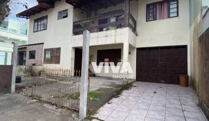 Casa com 7 dormitórios à venda, 300 m² por R$ 2.800.000,00 - Praia dos Amores - Balneário Camboriú/SC