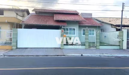 Casa com 2 dormitórios à venda, 200 m² por R$ 720.000 - Cordeiros - Itajaí/SC