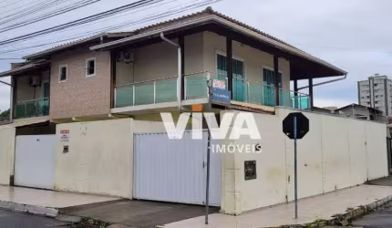 Casa com 3 dormitórios à venda, 220 m² por R$ 1.200.000,00 - São Vicente - Itajaí/SC