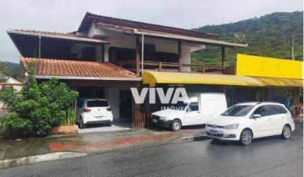 Casa com 3 dormitórios à venda, 558 m² por R$ 2.300.000,00 - Espinheiros - Itajaí/SC