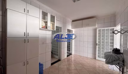 Casa com 3 quartos à venda na Rua Nove de Julho, Parque Residencial Santa Gertrudes, Marília por R$ 730.000