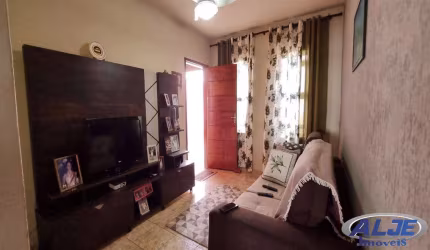 Casa com 3 quartos à venda na Rua Waldemar Pereira, Palmital, Marília por R$ 340.000