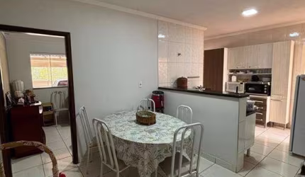 Casa com 2 quartos à venda na Rua Hermes da Fonseca, Palmital, Marília, 114 m2 por R$ 245.000