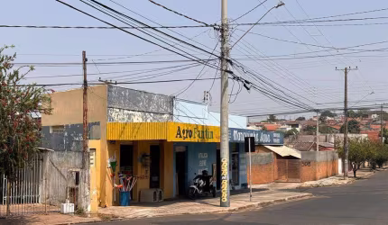 Barracão / Galpão / Depósito à venda na Rua Amando de Oliveira Rocha Filho, Palmital, Marília por R$ 400.000