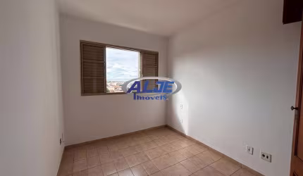 Apartamento com 2 quartos à venda na Avenida Pedro de Toledo, Palmital, Marília por R$ 240.000