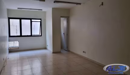 Barracão / Galpão / Depósito à venda na Rua Paes Leme, Centro, Marília por R$ 160.000