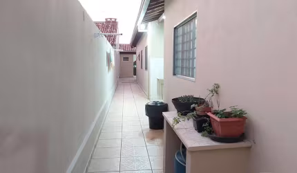 Casa com 3 quartos à venda na Rua Doutor Pedro Lúcio, Jardim Universitário, Marília, 150 m2 por R$ 340.000