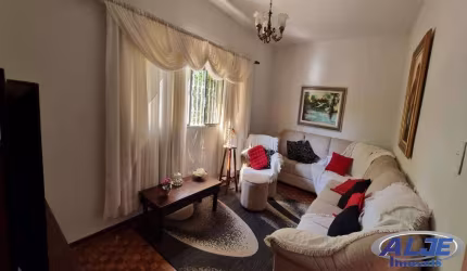Casa com 4 quartos à venda na Rua Pedro Altenfelder, Jardim Maria Izabel, Marília por R$ 650.000