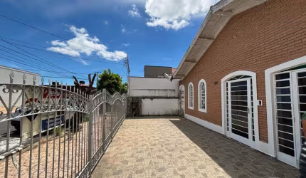 Casa com 3 quartos à venda na Rua Júlio de Mesquita, Jardim Maria Izabel, Marília por R$ 700.000