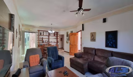 Casa com 3 quartos à venda na Rua Paula Fabiana Tudela, Parque das Esmeraldas, Marília, 209 m2 por R$ 750.000
