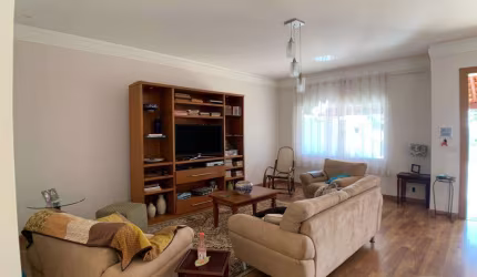 Casa com 3 quartos à venda na Rua Shinji Kuroki, Jardim Colibri, Marília, 400 m2 por R$ 1.650.000