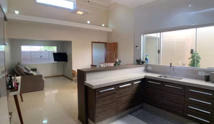 Casa com 3 quartos à venda na Rua Shinji Kuroki, Jardim Colibri, Marília, 150 m2 por R$ 480.000