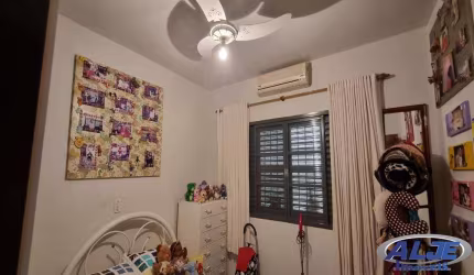 Casa com 3 quartos à venda na Rua Antônio Sebastião Zambon, Jardim Parati, Marília, 220 m2 por R$ 700.000