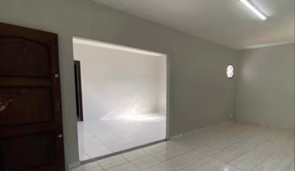 Casa com 3 quartos à venda na Rua do Calvário, Jardim Cristo Rei, Marília, 200 m2 por R$ 550.000