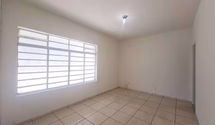 Casa com 3 quartos à venda na Rua Conde Francisco Matarazzo, Lorenzetti, Marília, 145 m2 por R$ 450.000