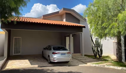 Casa em condomínio fechado com 3 quartos à venda na Avenida Helena Menóia Borghetti, Centro (Lácio), Marília, 176 m2 por R$ 600.000