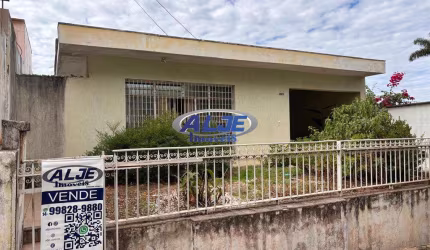 Casa com 3 quartos à venda na Rua Frei Jacinto, Fragata, Marília por R$ 390.000