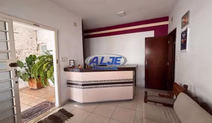 Casa com 4 quartos à venda na Rua Campos Salles, Centro, Marília por R$ 600.000