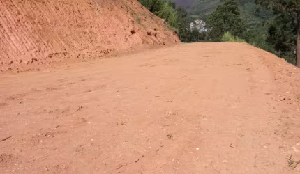 Excelente terreno em condomínio fechado de alto padrão com 3 mil m² , terraplanado e projeto aprovado