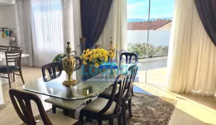 MAGNÍFICA CASA NA AGRONÔMICA COM 4 SUÍTES - AGR4C2681