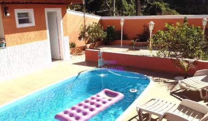 Casa na Roseira com piscina, área gourmet, 1 quarto,  garagem ,  não aceita financiamento -  R$  550.000 - Não Aceita Permuta