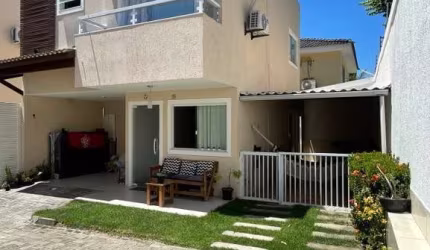Casa em condomínio fechado com 3 quartos à venda na Rua Priscila B Dutra, 1, Buraquinho, Lauro de Freitas por R$ 680.000