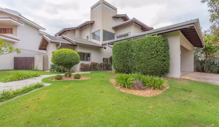 Casa à venda com 04 dormitórios, 02 suítes , amplo quintal- 386 m²- Condomínio Moinho de Vento -Val