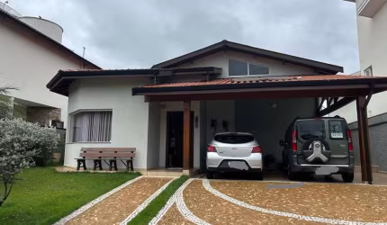Excelente casa Térrea à venda Condomínio Terras do Caribe.