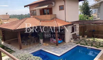EXCELENTE CASA A VENDA EM CONDOMÍNIO CONCEITUADO DE VALINHOS.