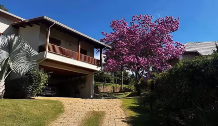 Casa de Condomínio com 4 Quartos, sendo 2 suites,  com 598 m²  em Vinhedo
