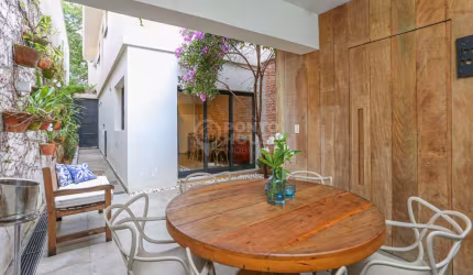 Casa à Venda Planalto Paulista, 2 Suítes, 2 Vagas e Espaço Gourmet, Moderna