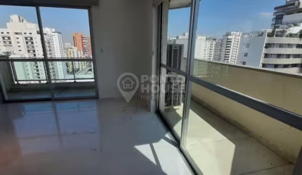 Apartamento 210m² em Moema reformado com 3 dormitórios, 3 suites e 3 vagas