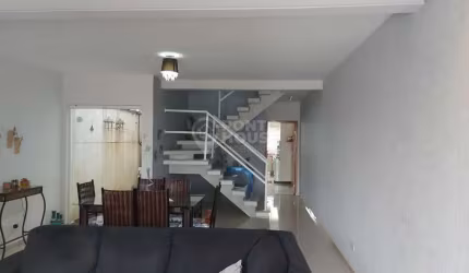 Sobrado á venda na Saúde 4 dormitórios 2 suítes 2 vagas,180mts2 churrasqueira