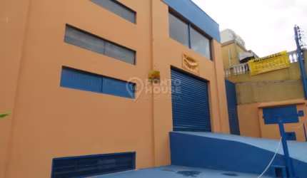 Galpão à venda e locação bairro Vila Gumercindo de 350m², 6 banheiros e 4 vagas