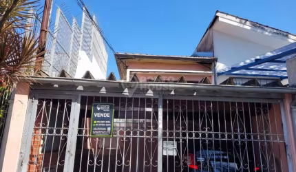 Casa à Venda no bairro Planalto Paulista, Ideal para renda, 4 casas