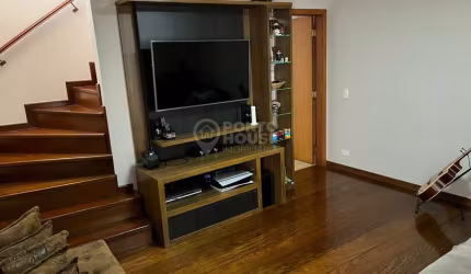 Casa à Venda no bairro Planalto Paulista 3 Dormitórios e 2 Vagas, Reformado