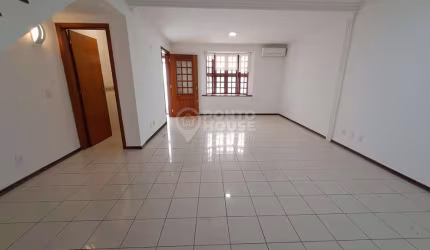 Casa à Venda no bairro Planalto Paulista, 2 Dormitórios, 2 Vagas, Quase Uma Vila
