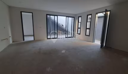 Sobrado novo de 194m², com 4 dormitórios, 1 suíte e 3 vagas na Vila Mariana