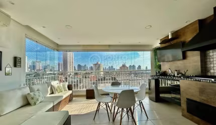 Apartamento à venda no Ipiranga, 2 dormitórios, 1 suíte, 2 vagas e 1 depósito.