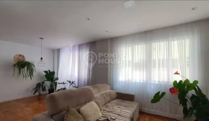 Apartamento à venda, Vila Mariana, 3 dormitórios com 2 garagens próximo ao metrô