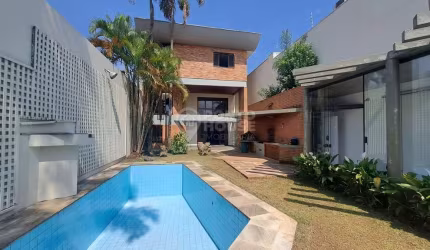 Casa à Venda no bairro Planalto Paulista Com 3 Suítes, 5 Vagas, Lazer, 10 x 50