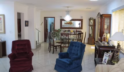 Casa à Venda no bairro Planalto Paulista, 4 Dormitórios, 5 Vagas, Próxima Metrô