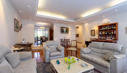 Casa à Venda no Planalto Paulista 4 Dormitórios, 6 Vagas, 375m², Conceito Aberto