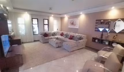 Casa no Ipiranga com 192m², 4 dormitórios, 2 Suítes, 4 Banheiros e 4 Vagas.