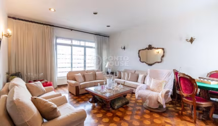 Casa térrea à venda no Jardim Saúde com 4 dormitórios, 2 banheiros e 4 vagas