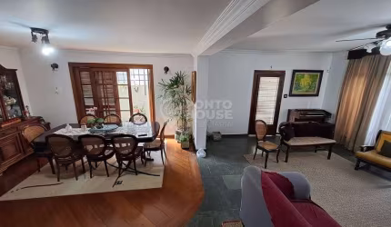 Casa à Venda Planalto Paulista 3 Dormitórios, 3 Vagas, A 850 metros do Metrô