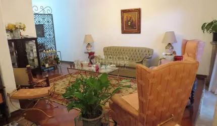Casa à Venda no bairro Planalto Paulista 3 Dormitórios, 3 Vagas, Próximo Sírio