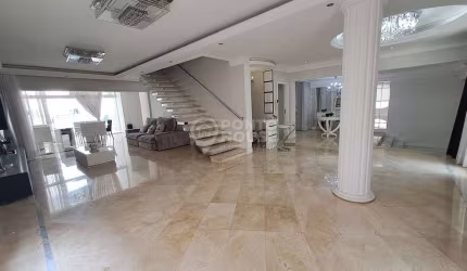 Casa à Venda Jardim da Saúde 3 Suítes, 3 Vagas, Espaço Gourmet, Piscina, Permuta